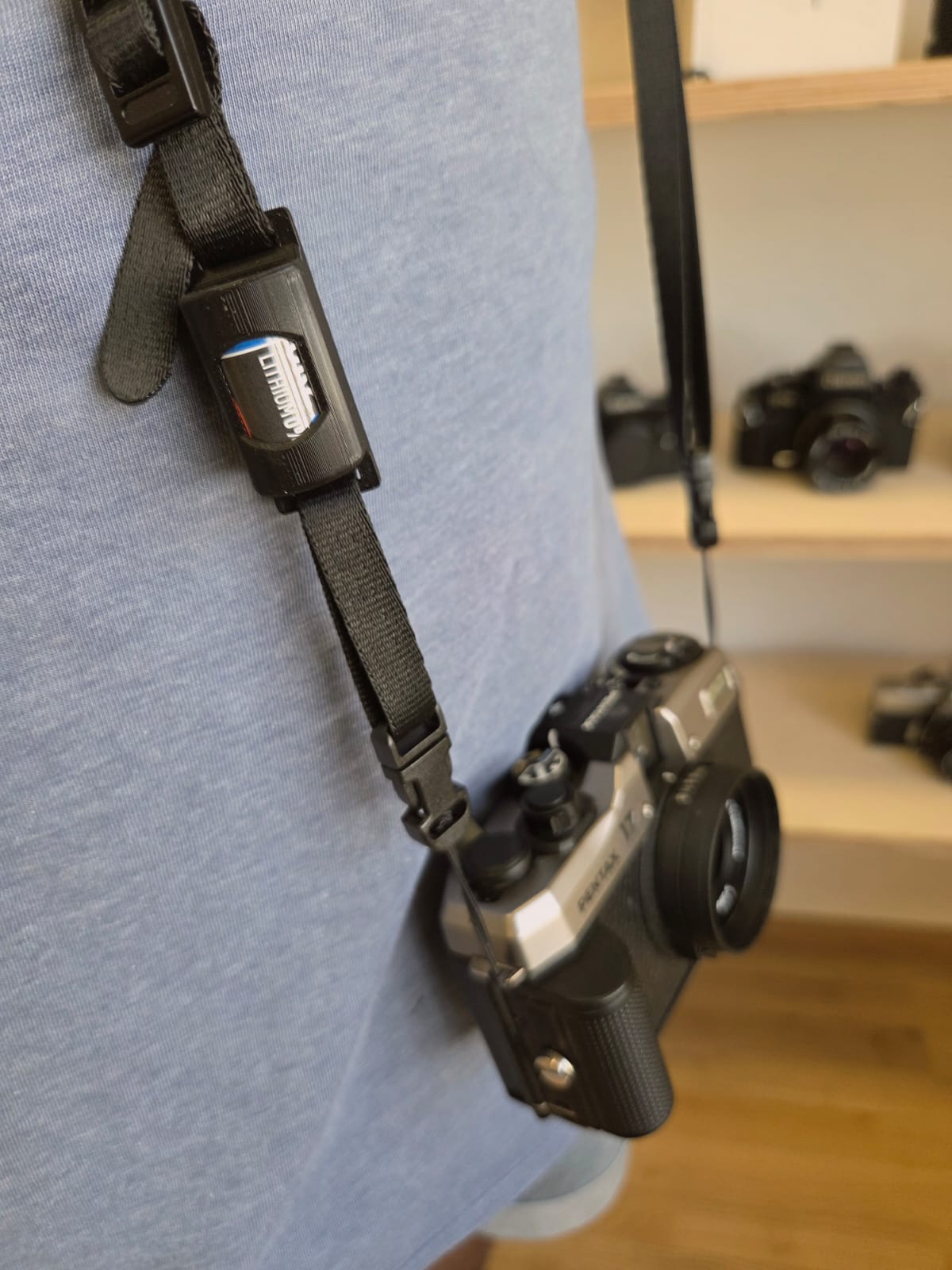 CR2 replacement battery camera strap holder for Pentax 17