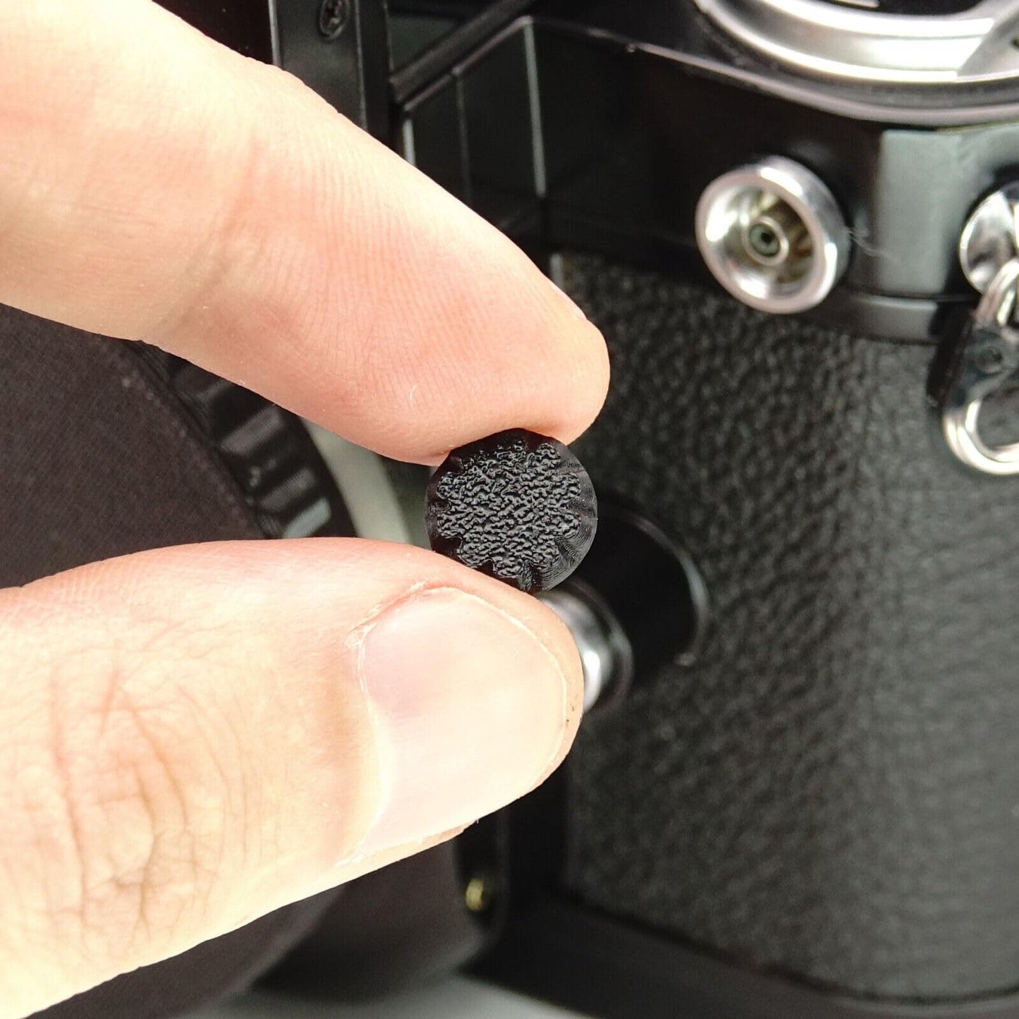 2x PC Sync Kappe Abdeckung Blitzsynchronbuchse für Nikon F3, F4, FM2, FE2, FA, Canon F1n & mehr