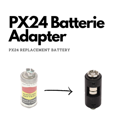PX24 Batterieadapter neben der Originalbatterie, Groessenvergleich