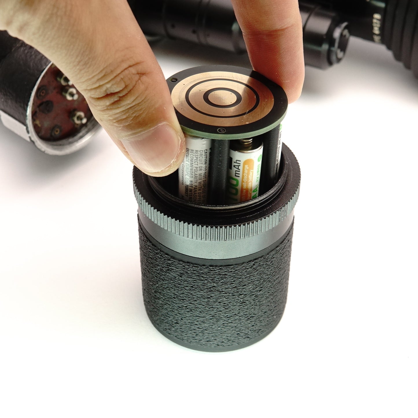Akku-Adapter für Beaulieu R16 & 2016 Filmkameras (für 6x AAA)