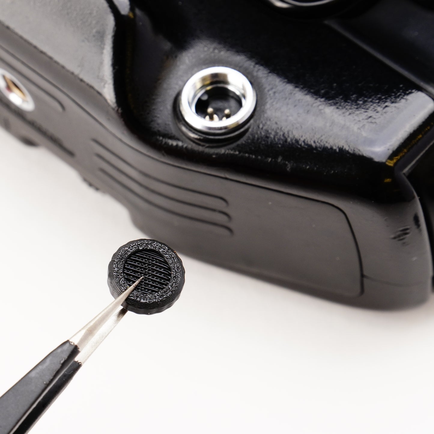 Nikon Classic Cover Set: 2-Pin Remote & PC-Sync Caps (F4, F3, MD-4, F801)