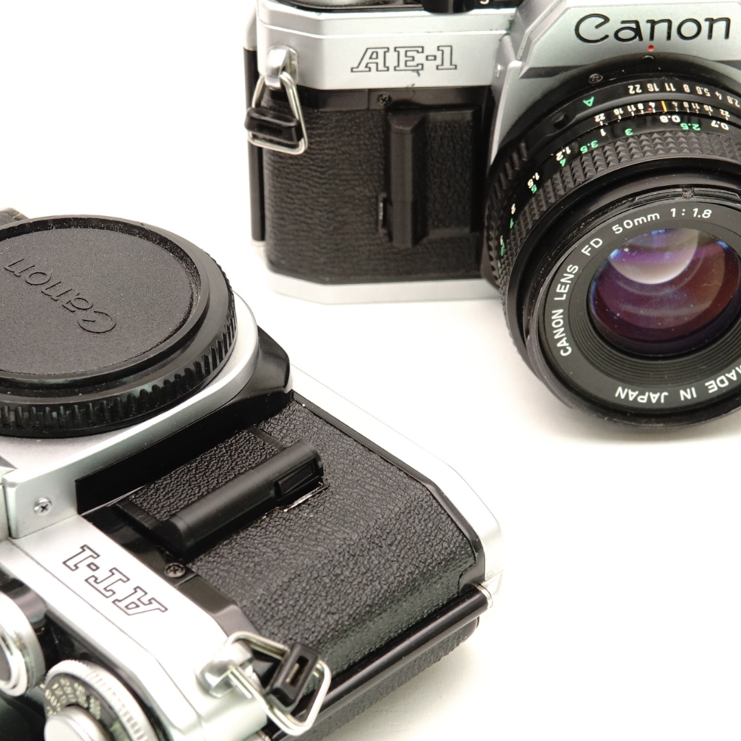 Kit Viti Originali Canon Per Coperchio Inferiore Canon AE-1 (2 Viti) - Usate, Perfette - Foto 2