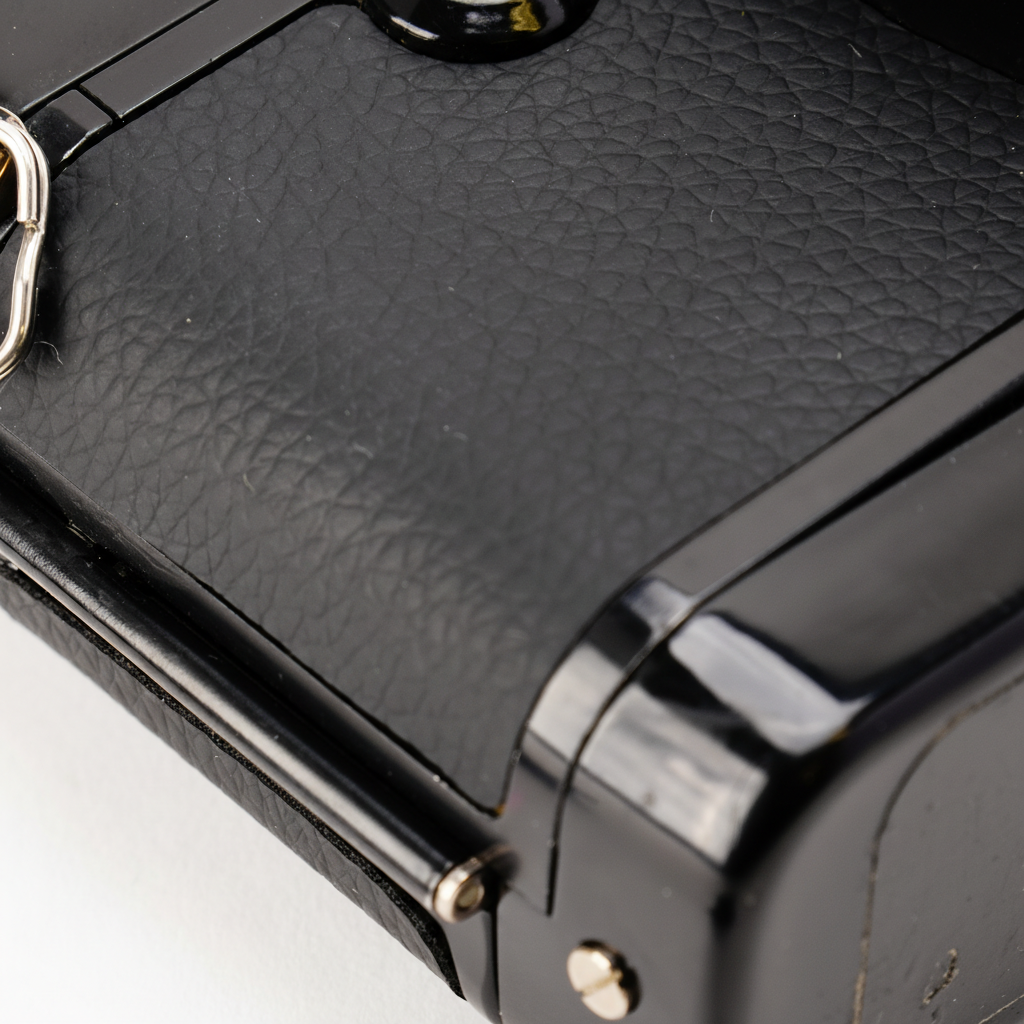 Leather covering for Contax 137 MD Quartz – Ausgeknipst