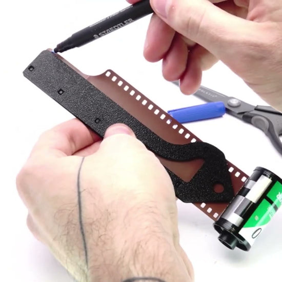 Video: Filmschneider Schablone für Leica Barnack I, III & III (wie Ablon 35mm)