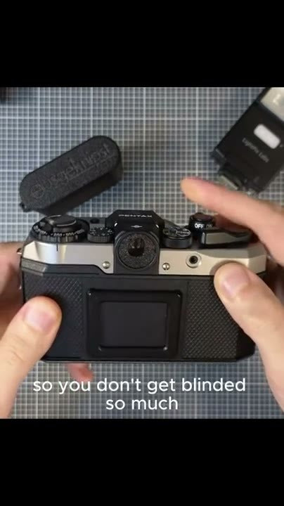 Video: Blitz LED Abdeckung Warnanzeige für Pentax 17