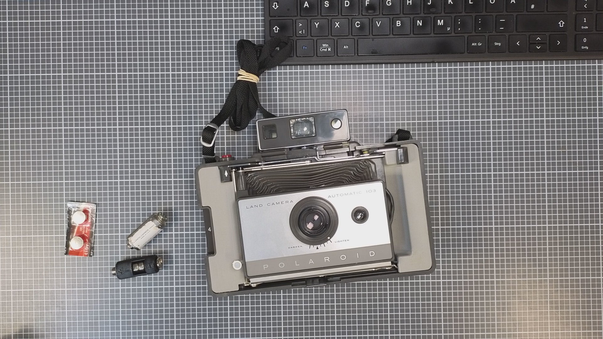 Video: PX24 Batterieadapter für Polaroid Land Kamera 103, 104, 210 (Eveready 532)