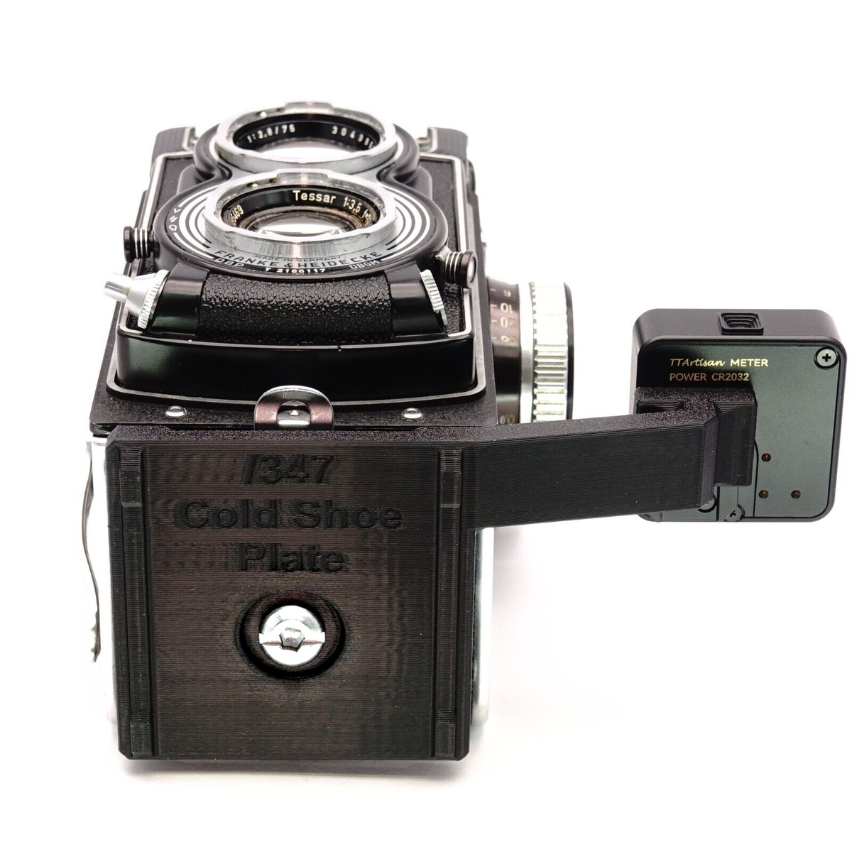 Schwarzer Adapter montiert an einer Rolleiflex 3.5F mit aufgestecktem TTArtisan Belichtungsmesser
