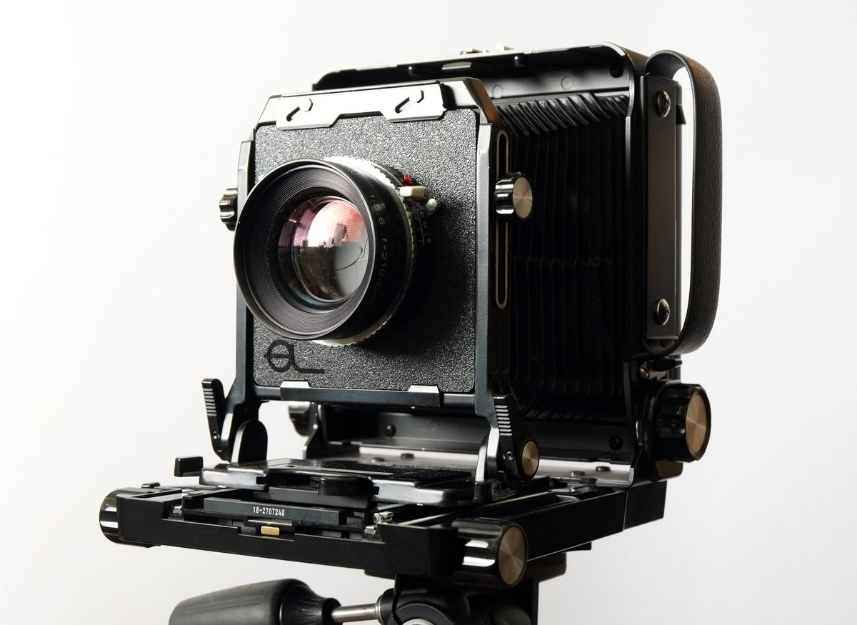 Gerade Objektivplatine für Toyo Field 45 mit Objektiv in der Kamera (Kundenfoto)