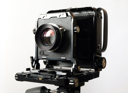 Gerade Objektivplatine für Toyo Field 45 mit Objektiv in der Kamera (Kundenfoto)