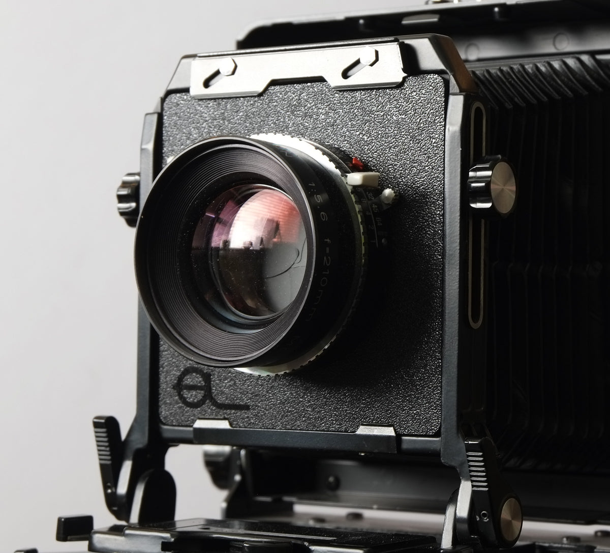 Gerade Objektivplatine für Toyo Field 45, Nahaufnahme mit Objektiv (Kundenfoto)
