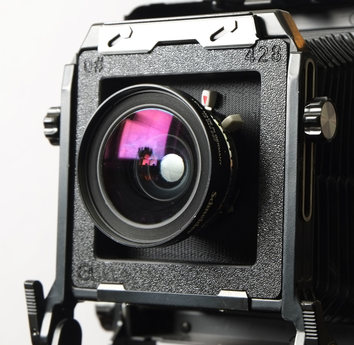 Versenkte Objektivplatine für Toyo Field 45, Nahaufnahme mit Objektiv (Kundenfoto)